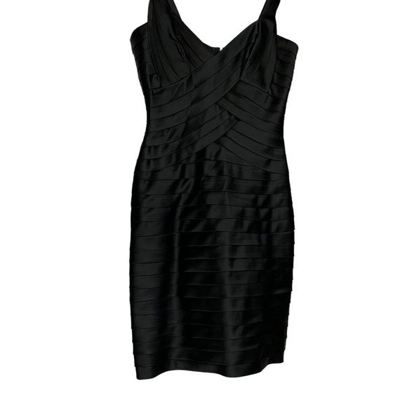 BCBG Maxazria black‎ shutter pleat cocktail dress. Size 2 - Picture 1 of 7